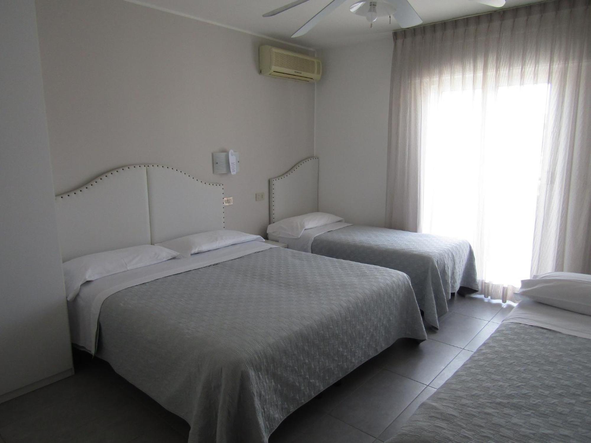 Hotel Atene Lido di Jesolo Esterno foto