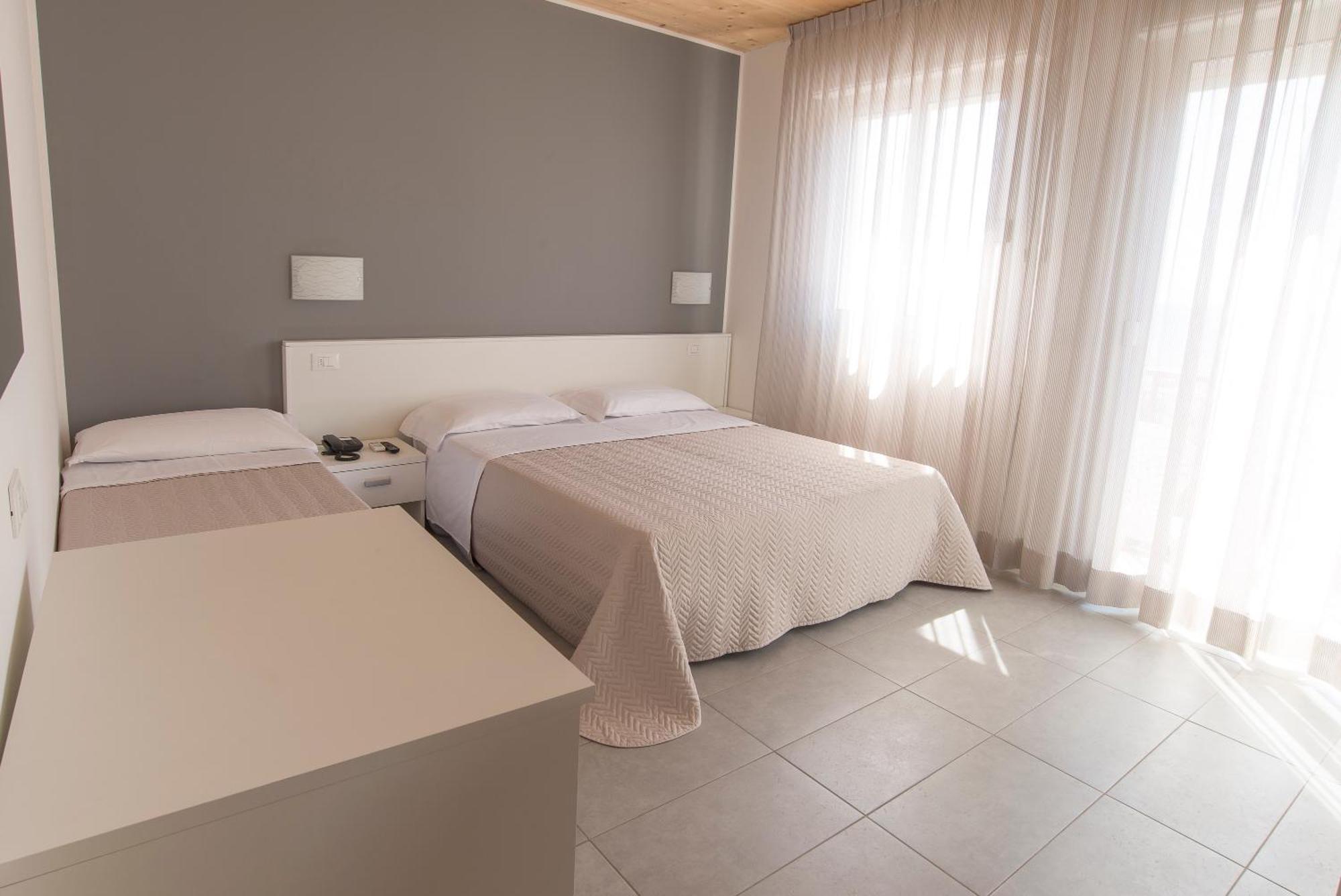 Hotel Atene Lido di Jesolo Esterno foto